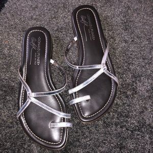 (7.5) Donald J. Pliner “Geela” Sandals